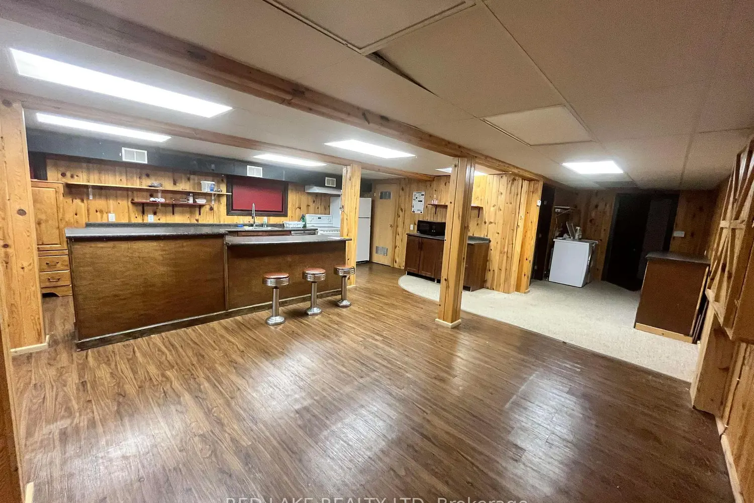 1255 Highway 105 photo 4