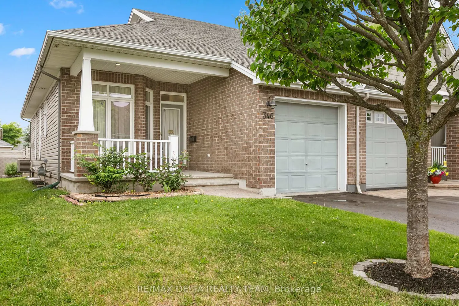 346 Farincourt Crescent
