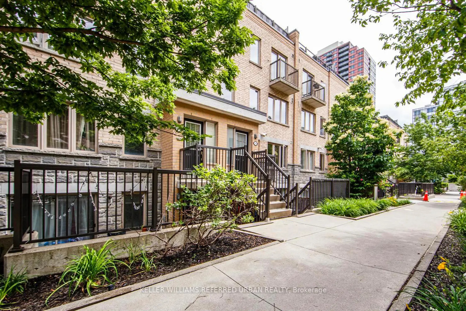 12 Foundry Avenue 244 photo 2