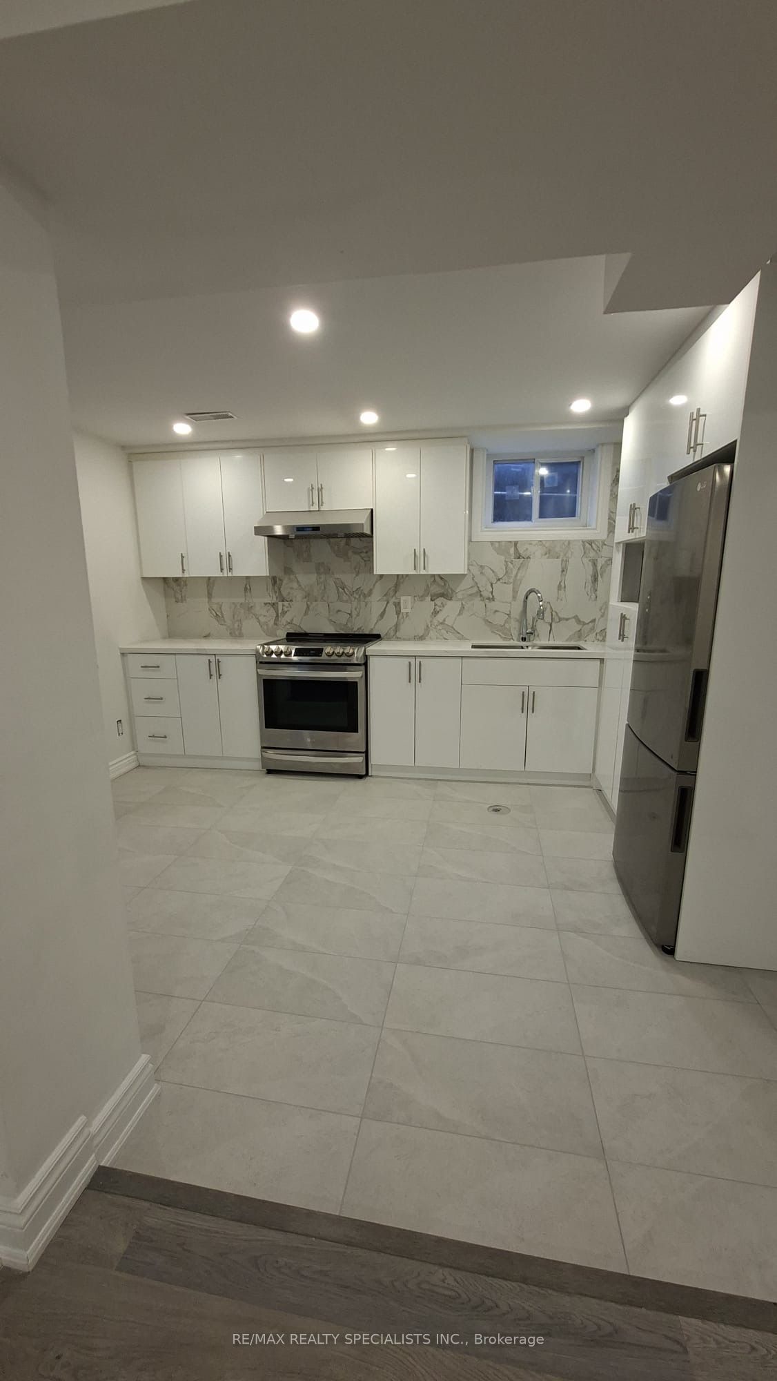 LOWER-225 Waverly Street S, Oshawa, ON, L1J 5V3