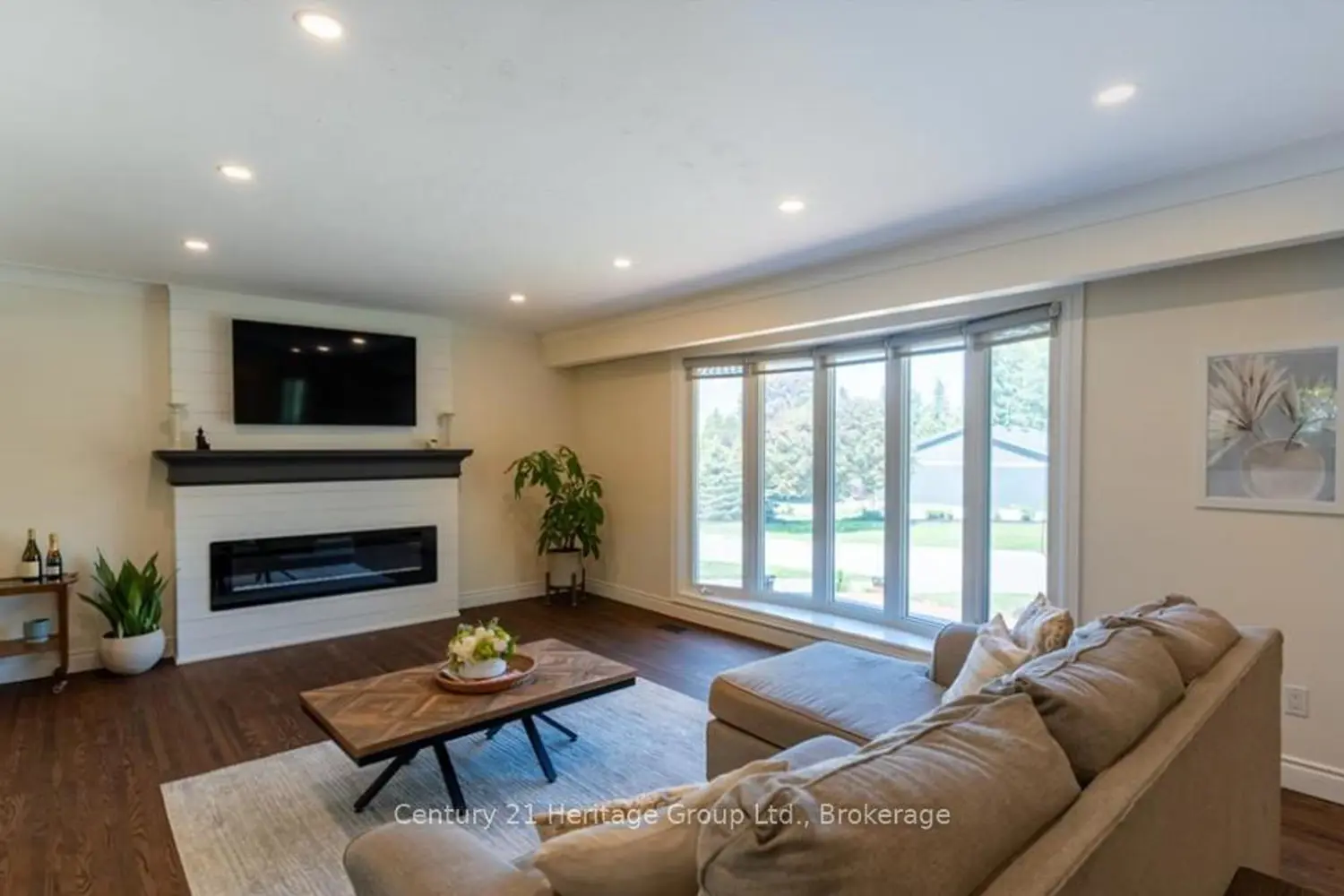 272 Alma Lane photo 5