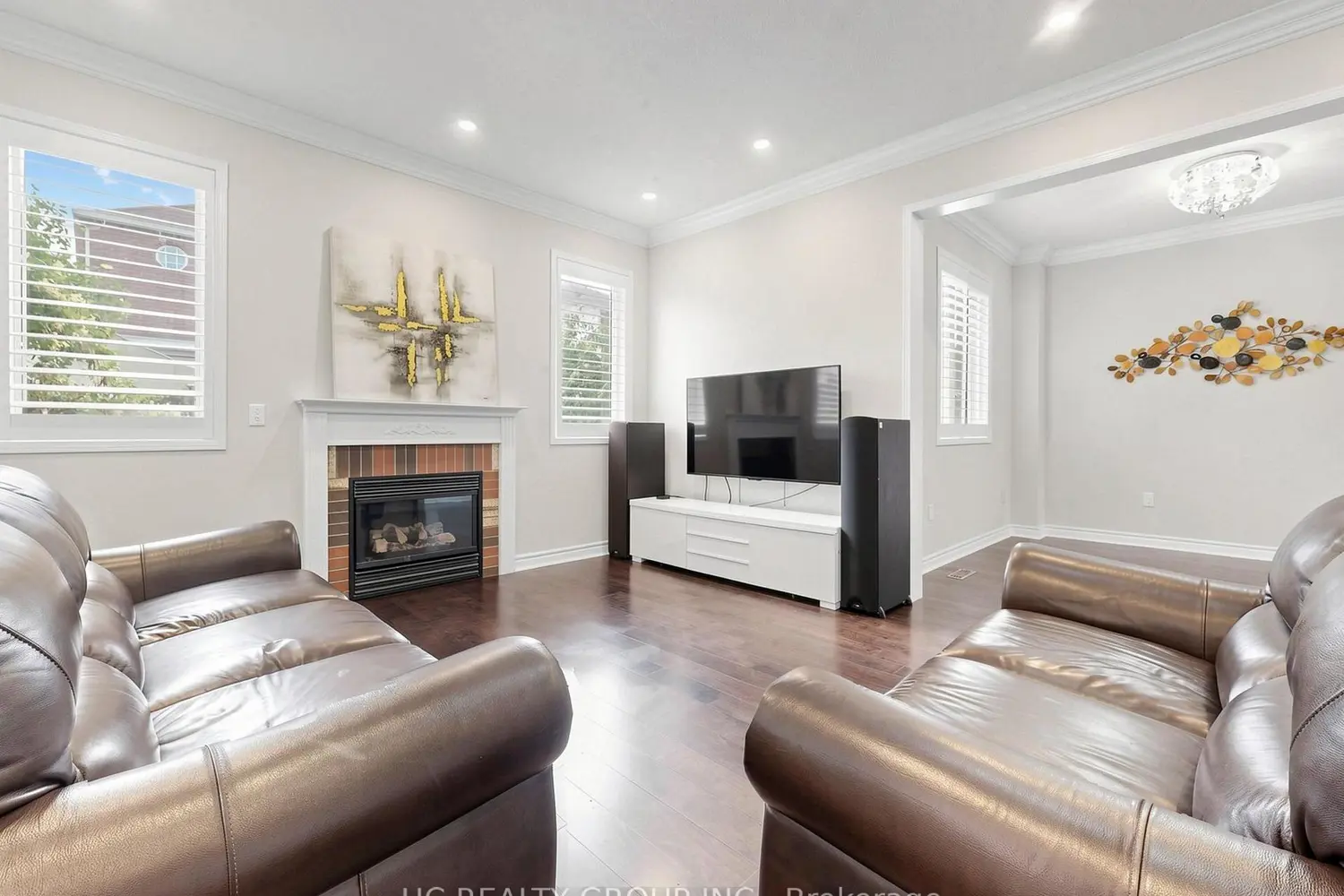 232 Stonebridge Drive photo 4