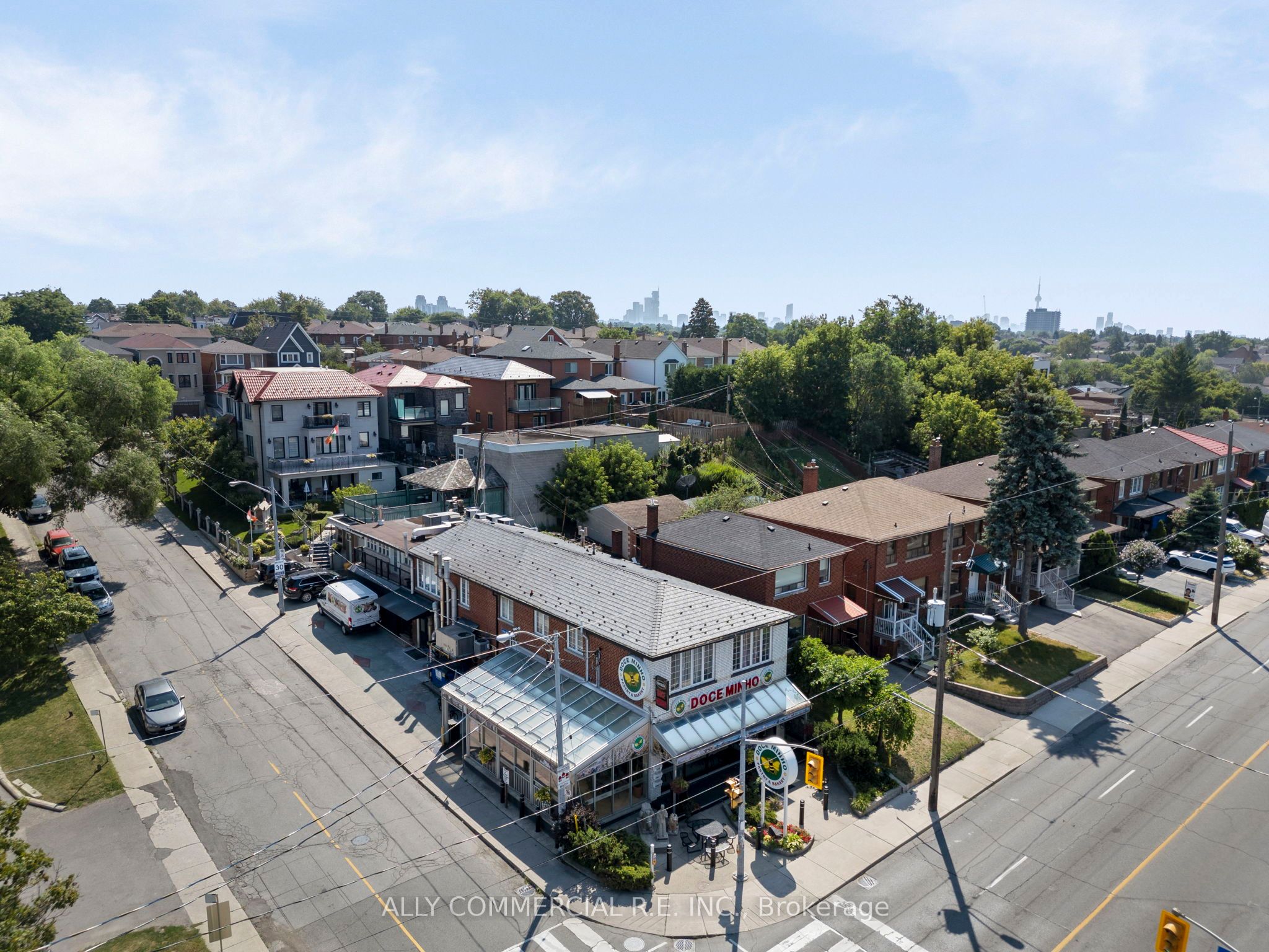 2189 Dufferin Street, Toronto, ON, M6E 3R9