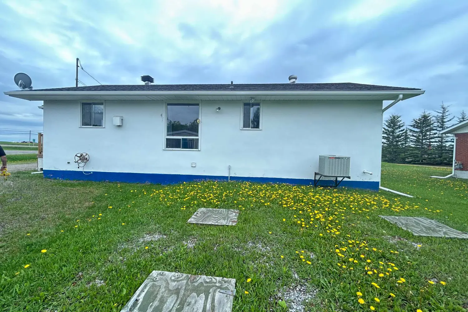 348 Government Road photo 3