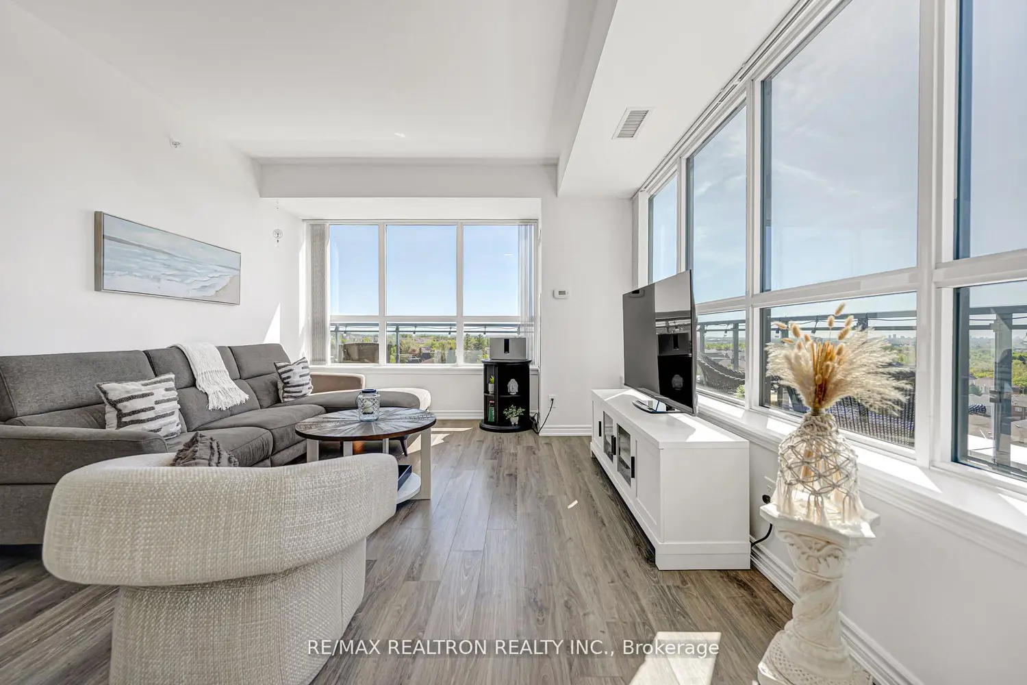 11611 Yonge Street 708 photo 4