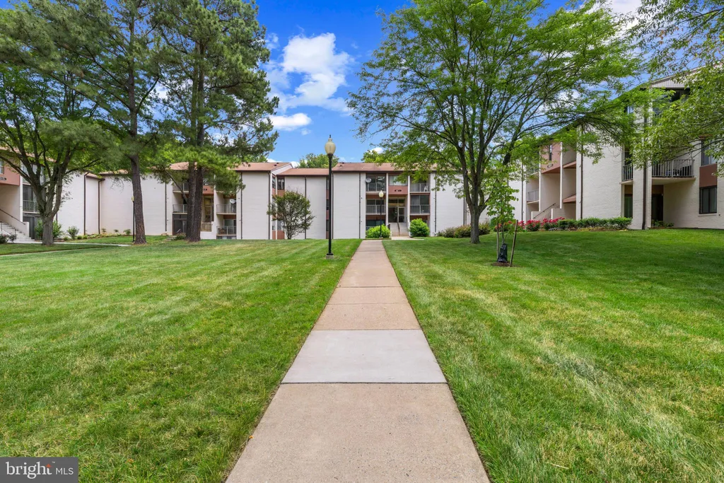 8011 Mandan Road Unit 509, Greenbelt, MD 20770 photo 3