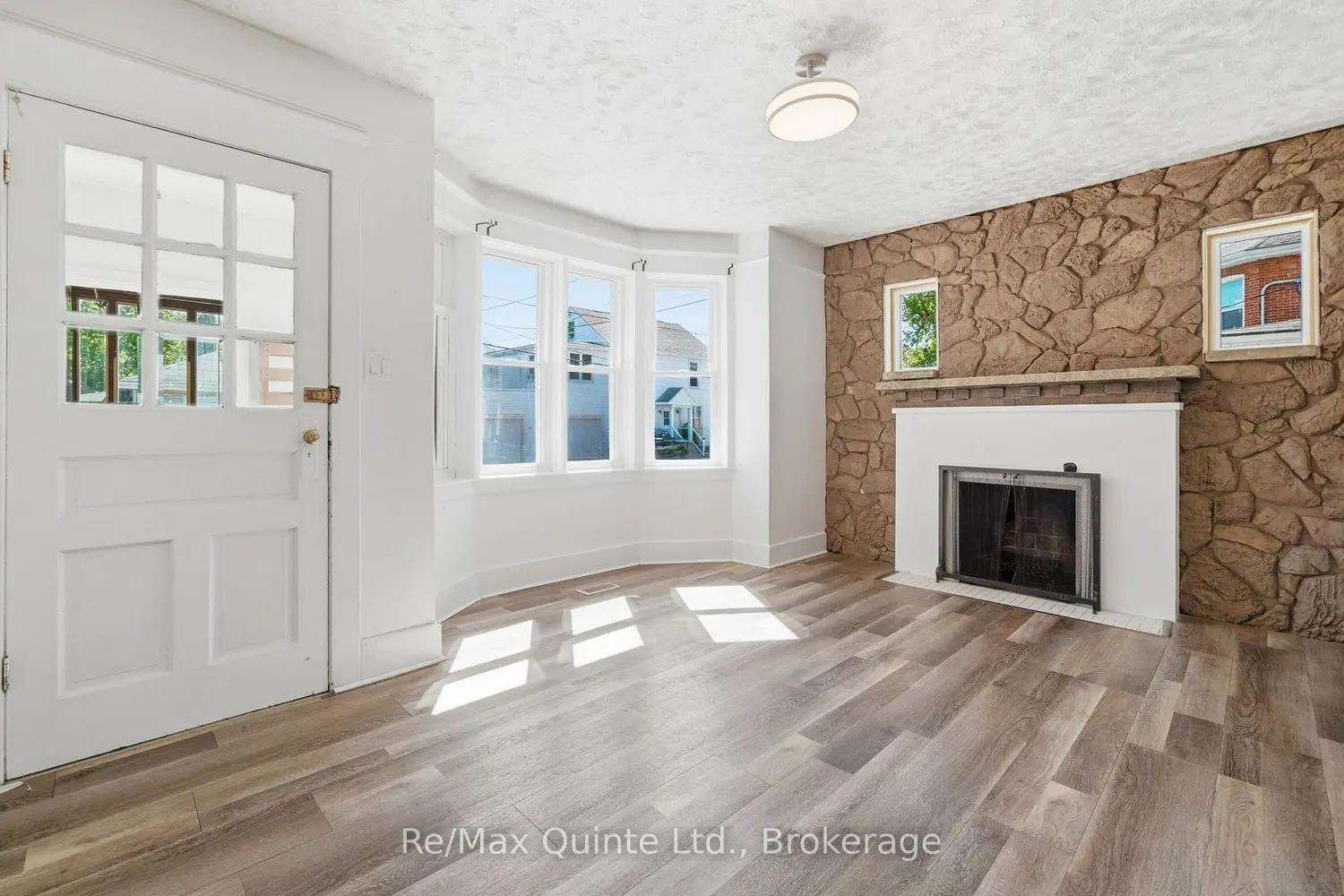 8 Dunbar Street photo 3