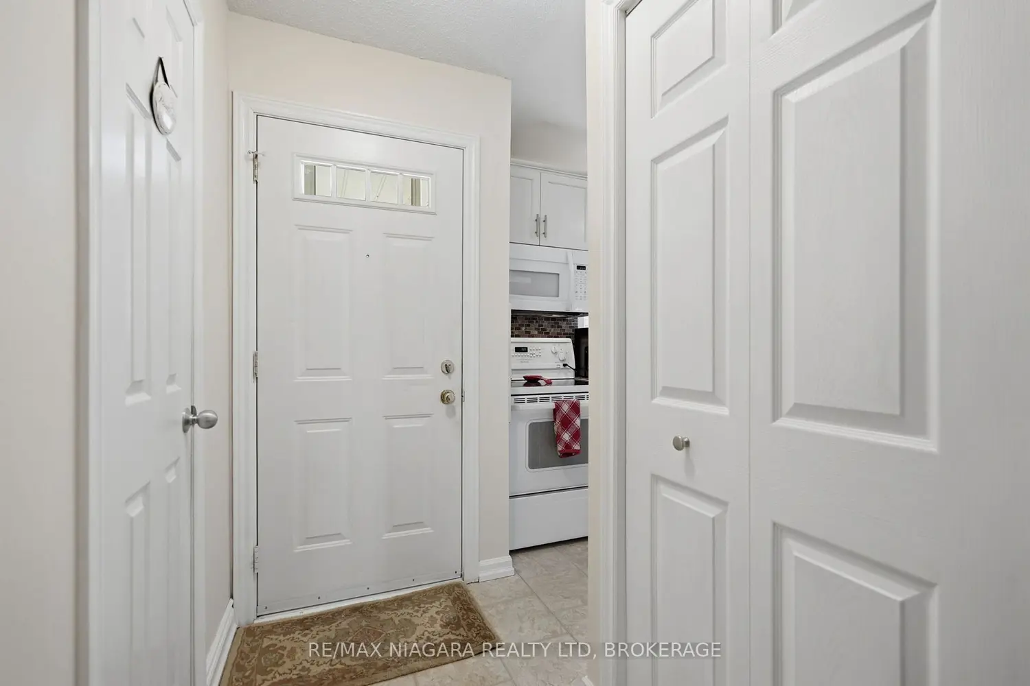 64 Forster Street 28 photo 4
