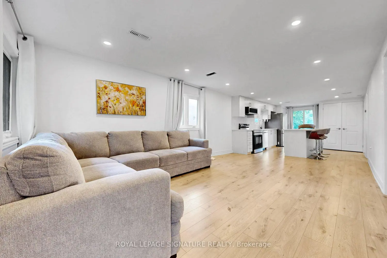 335 Miami Drive photo 3