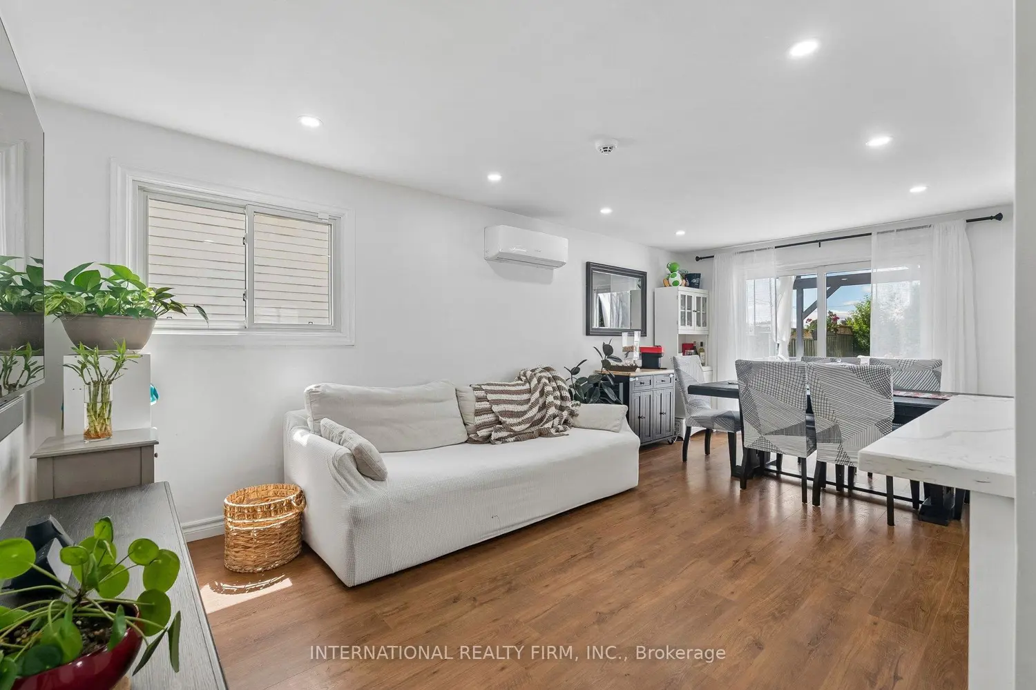 206 Hickling Trail photo 3