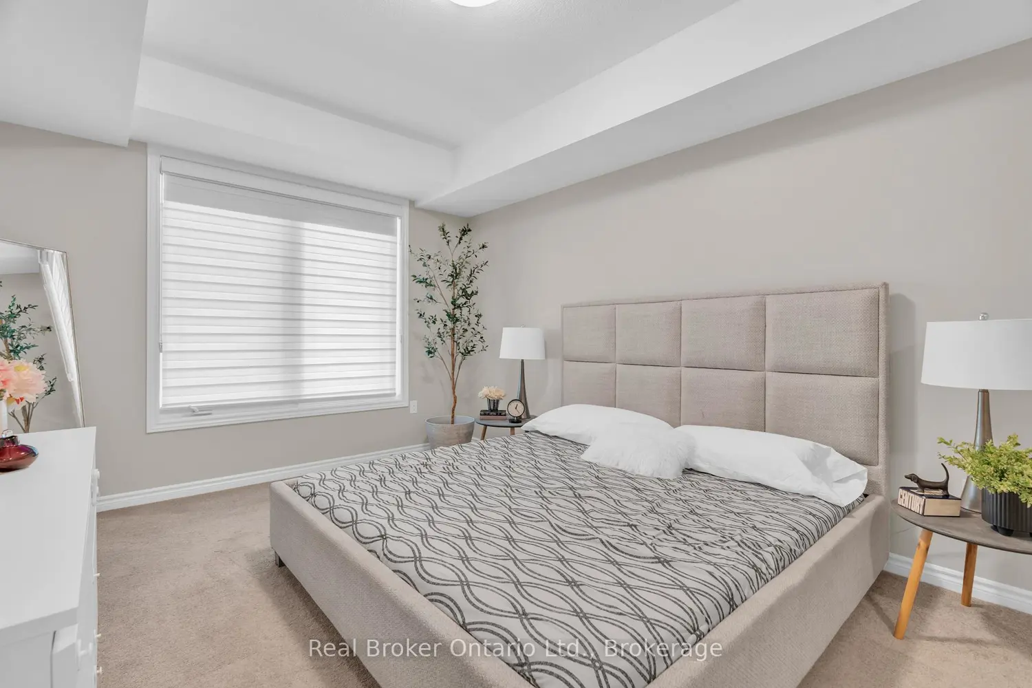 107 Westra Drive 5 photo 5
