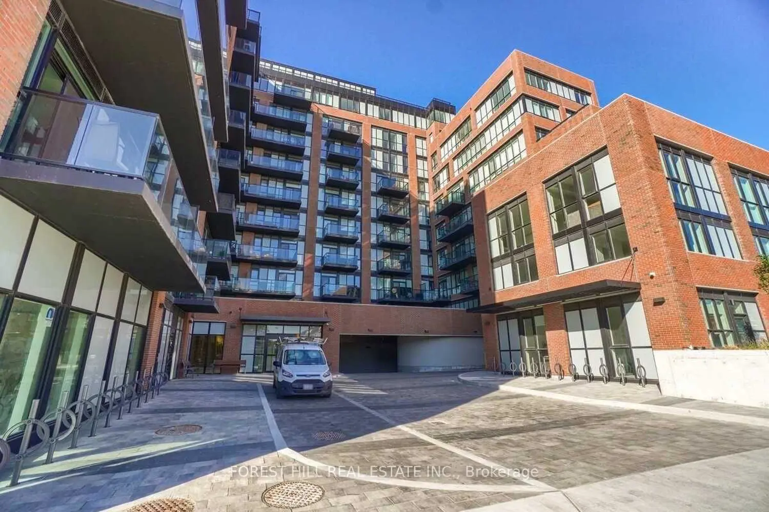 2300 St Clair Ave Avenue 913