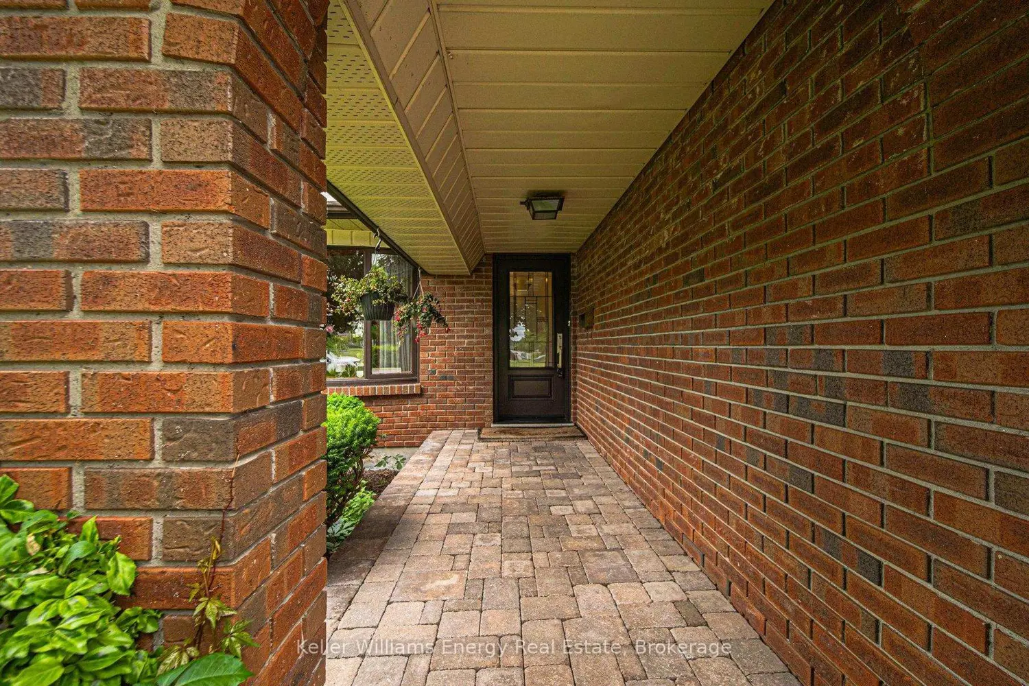 409 Gilbert Street photo 2