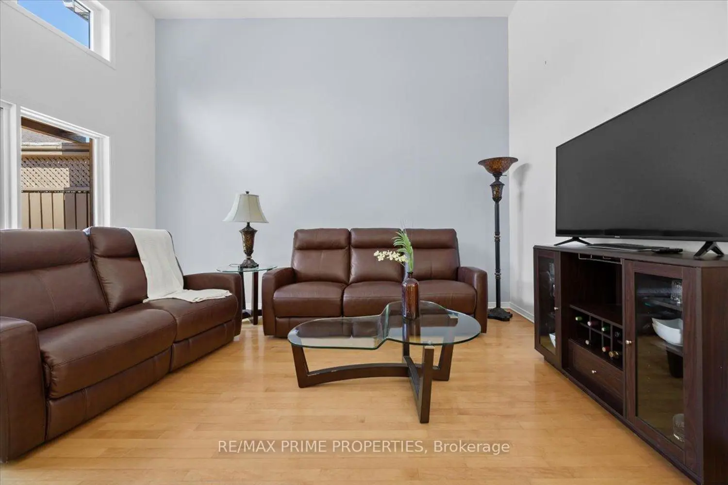 201 Gladeview Private photo 5