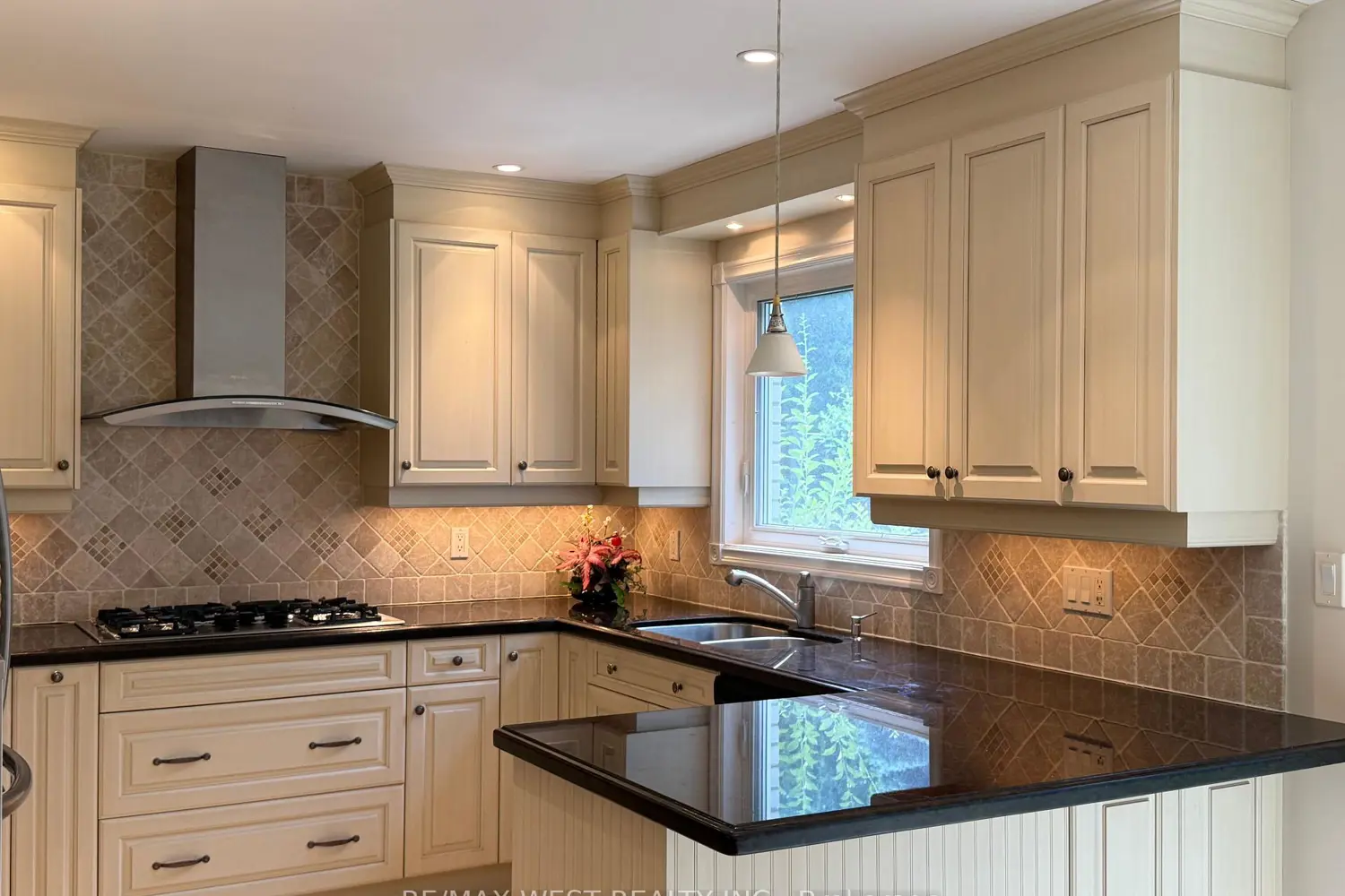 51 Winterton Drive photo 5