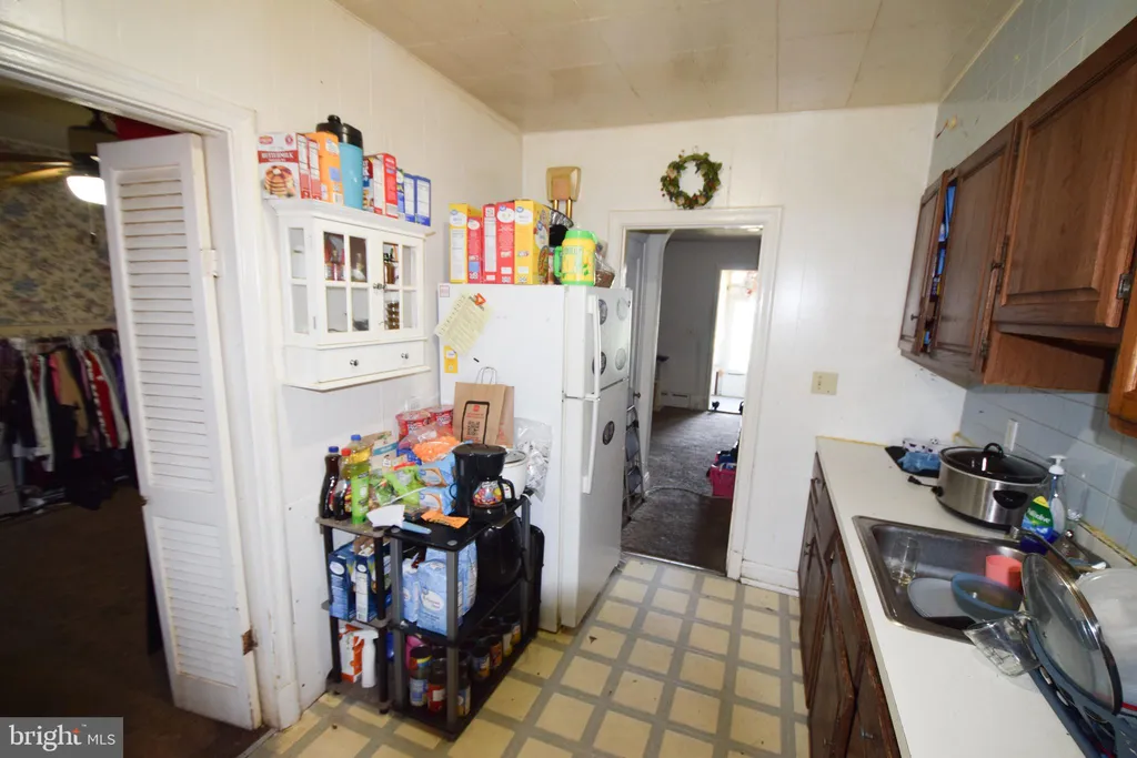 2422 Keyway, Dundalk, MD 21222 photo 5