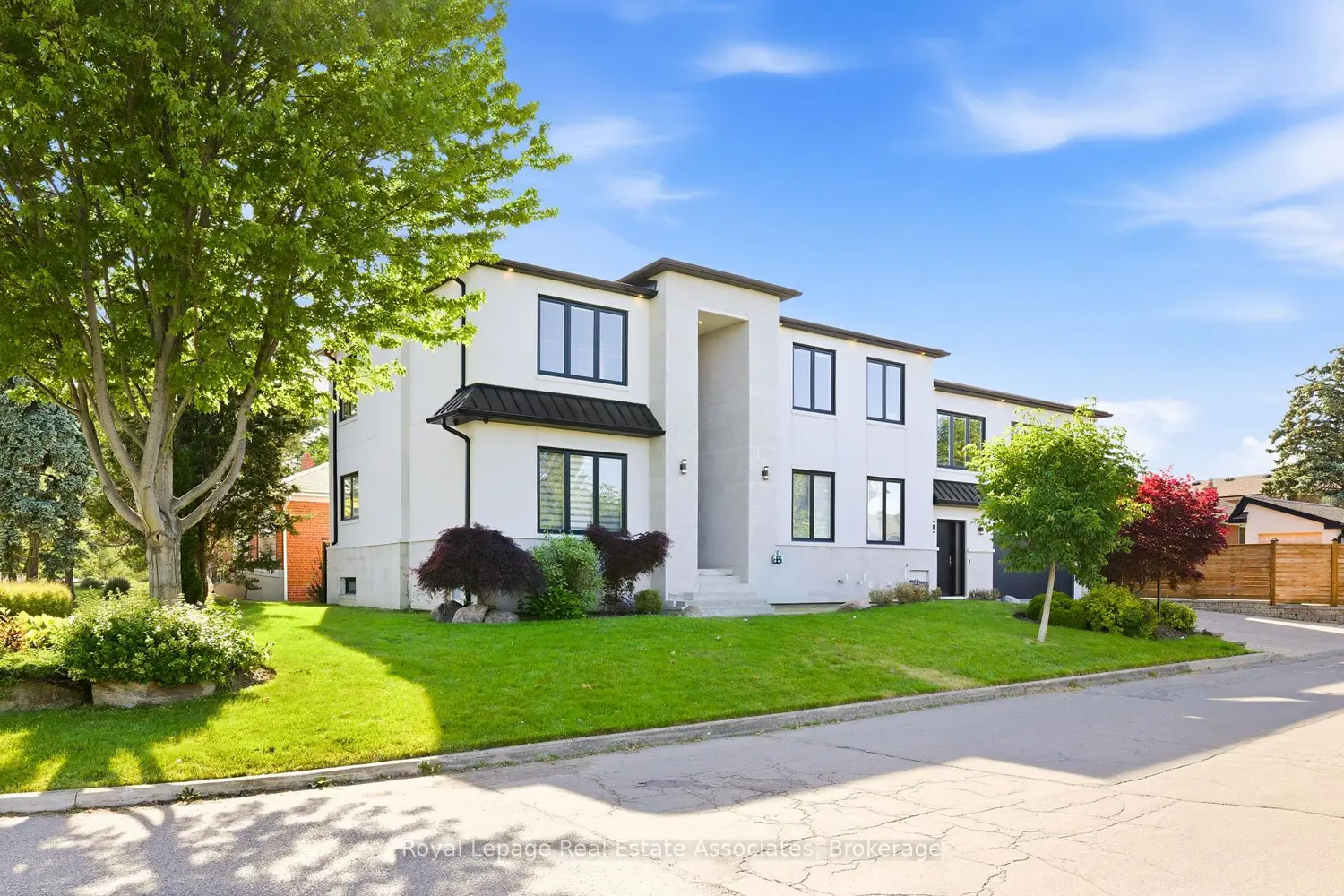 14 Joyce Parkway photo 2