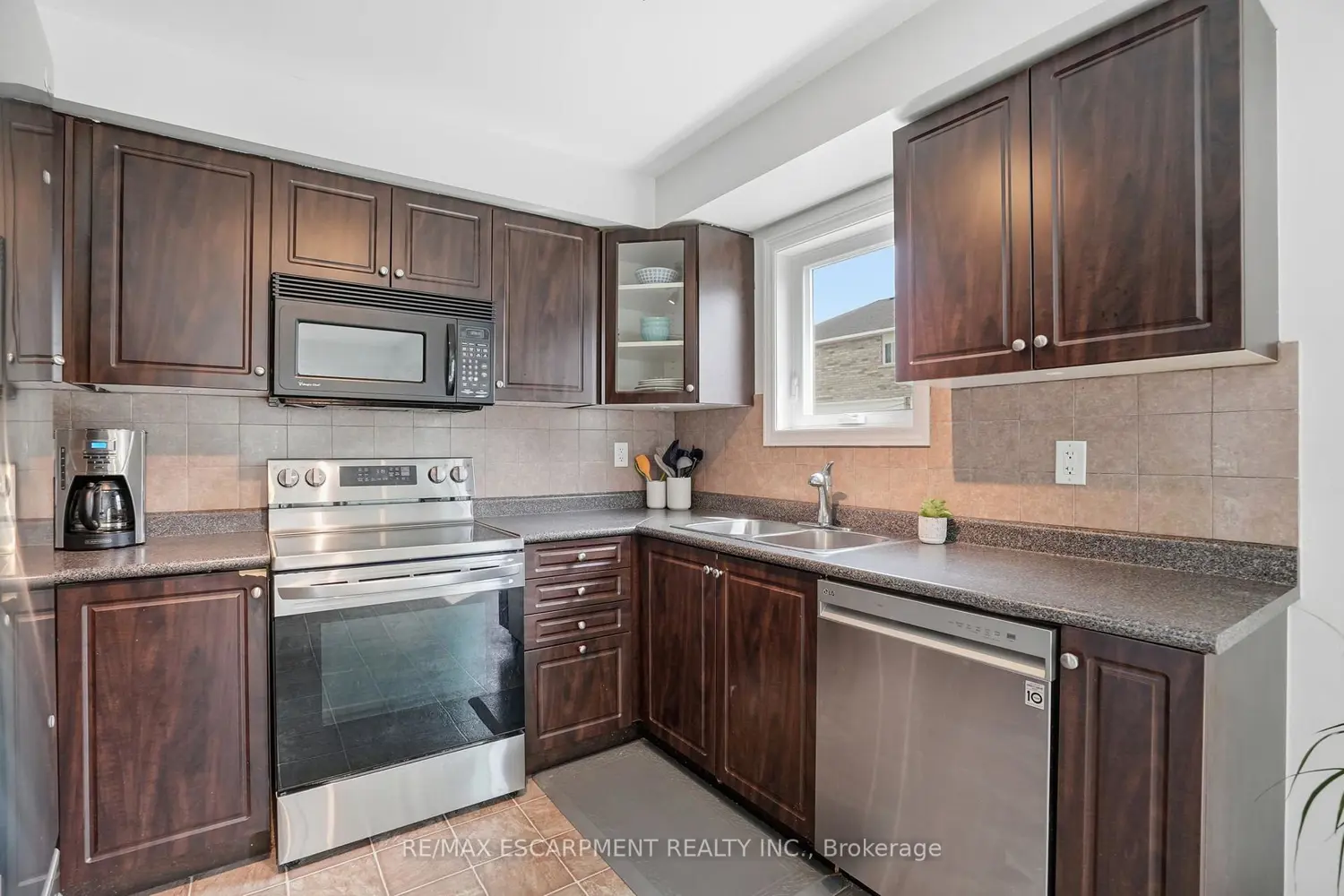 263 Windwood Drive photo 3