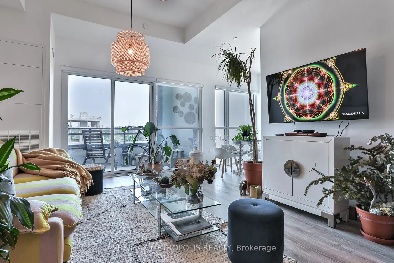 25 Neighbourhood Lane 703