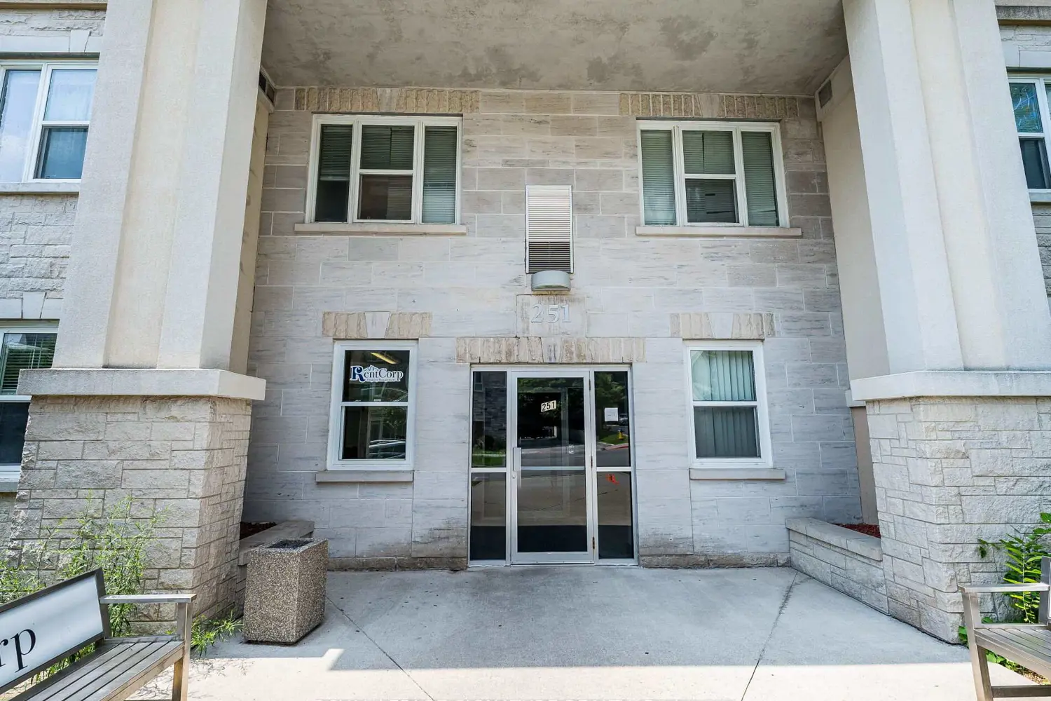 251 Lester Street 206 photo 2