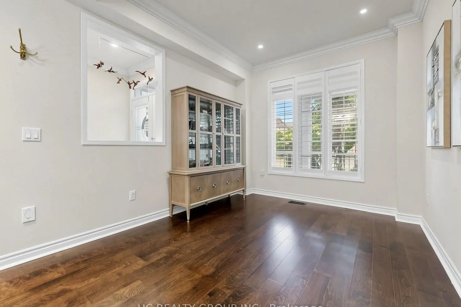 232 Stonebridge Drive photo 2