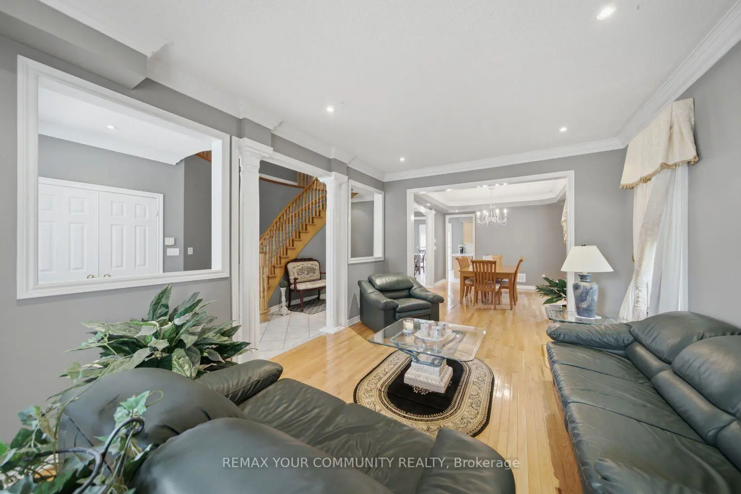 10 St Clare Boulevard photo 4