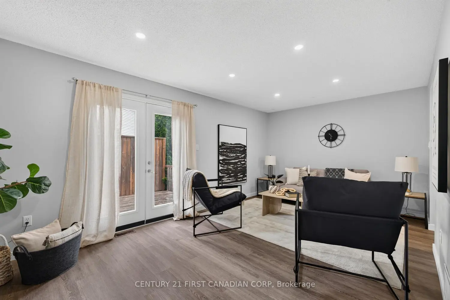 70 Chapman Court 55 photo 4