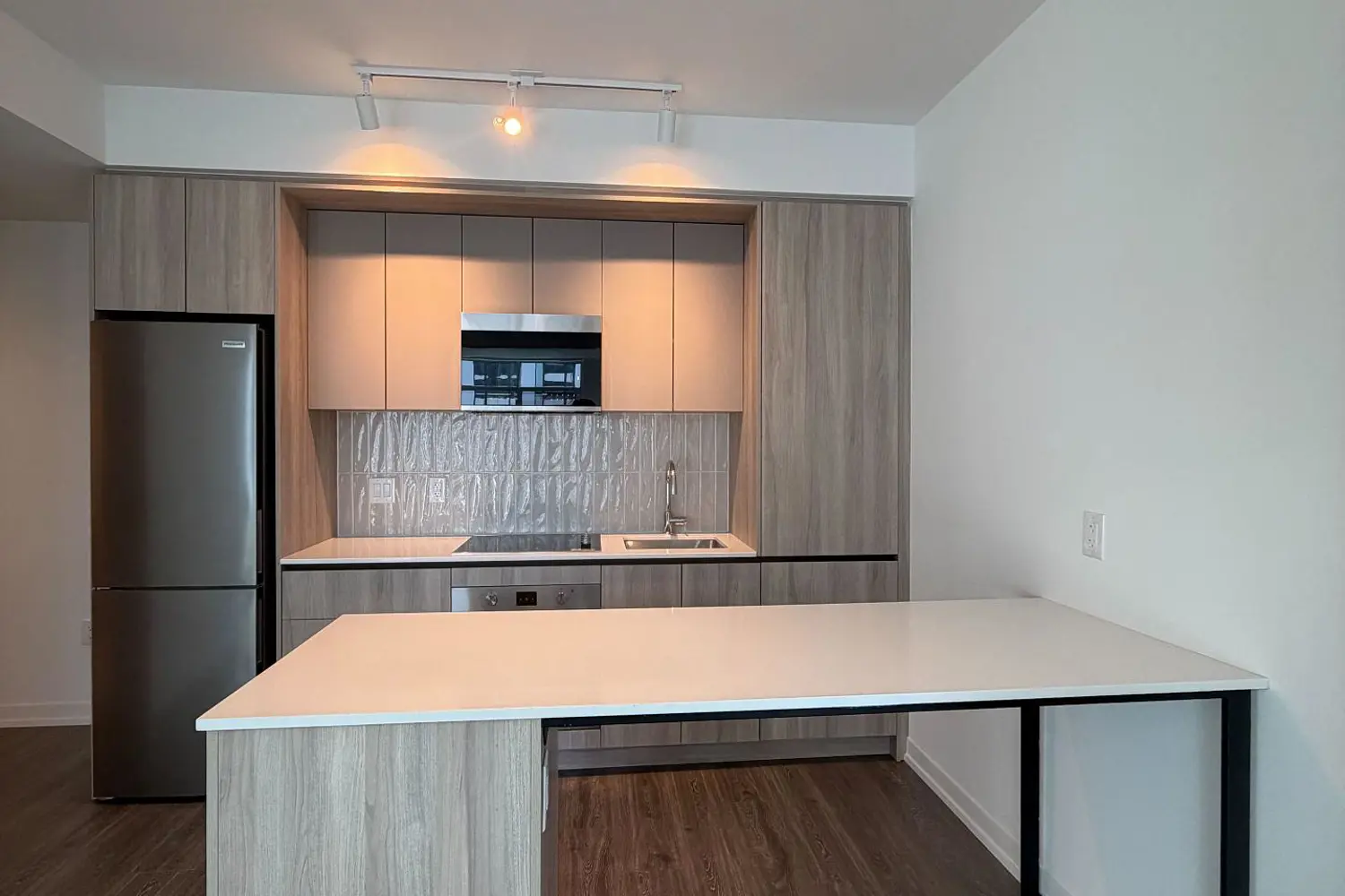 2485 Eglinton Avenue 1304 photo 5