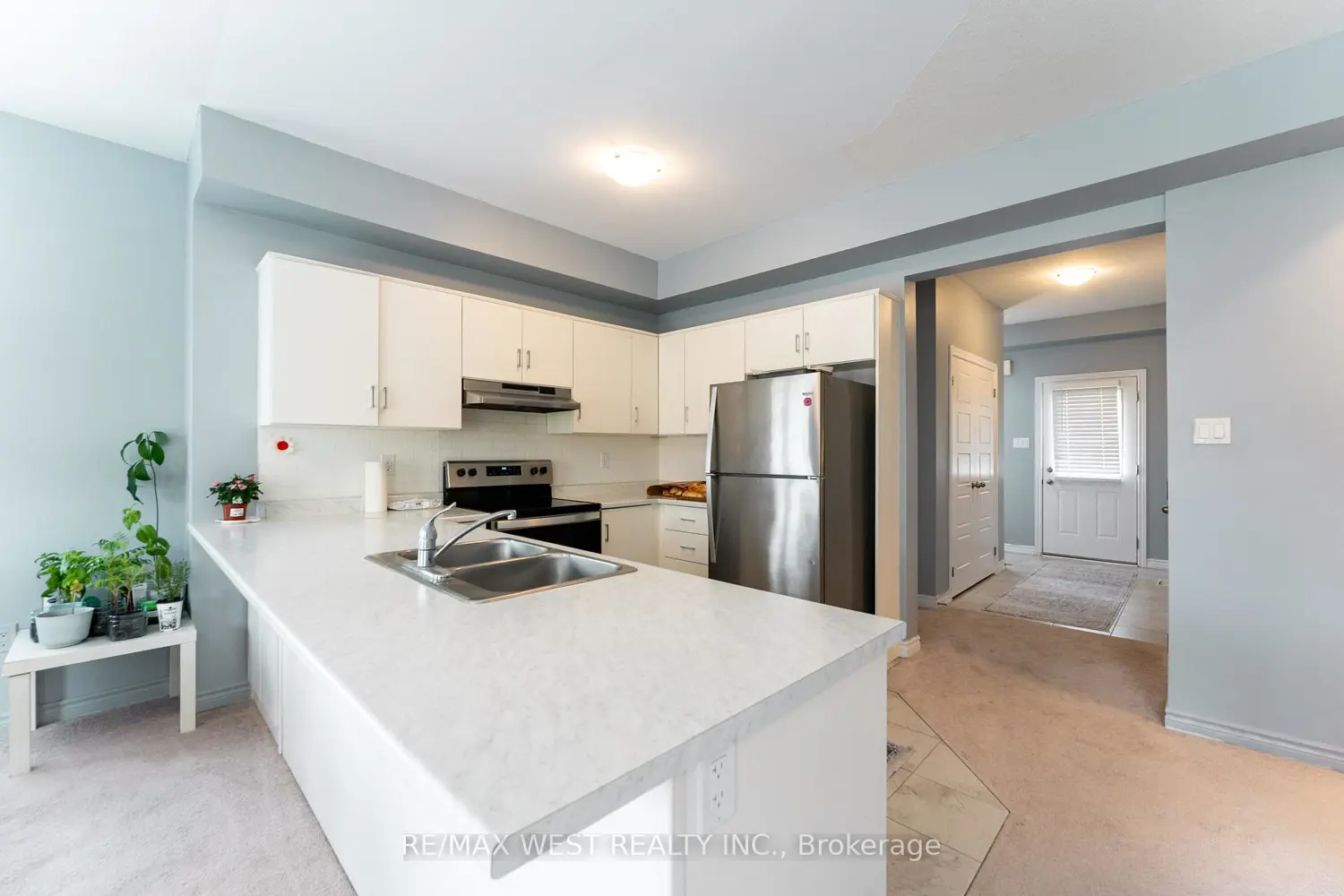 24 Dewberry Drive photo 4