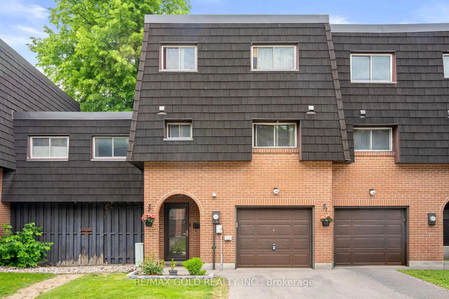 10 Darras Court