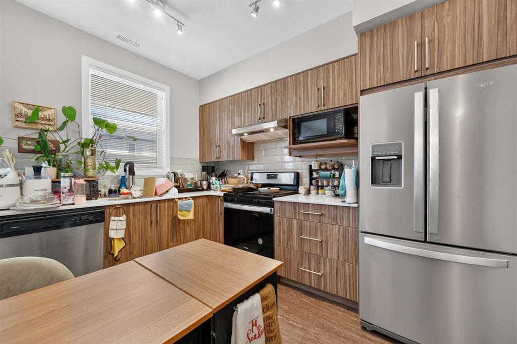 204-330 Redstone NE, Calgary, AB, T3N 1M5 photo 4
