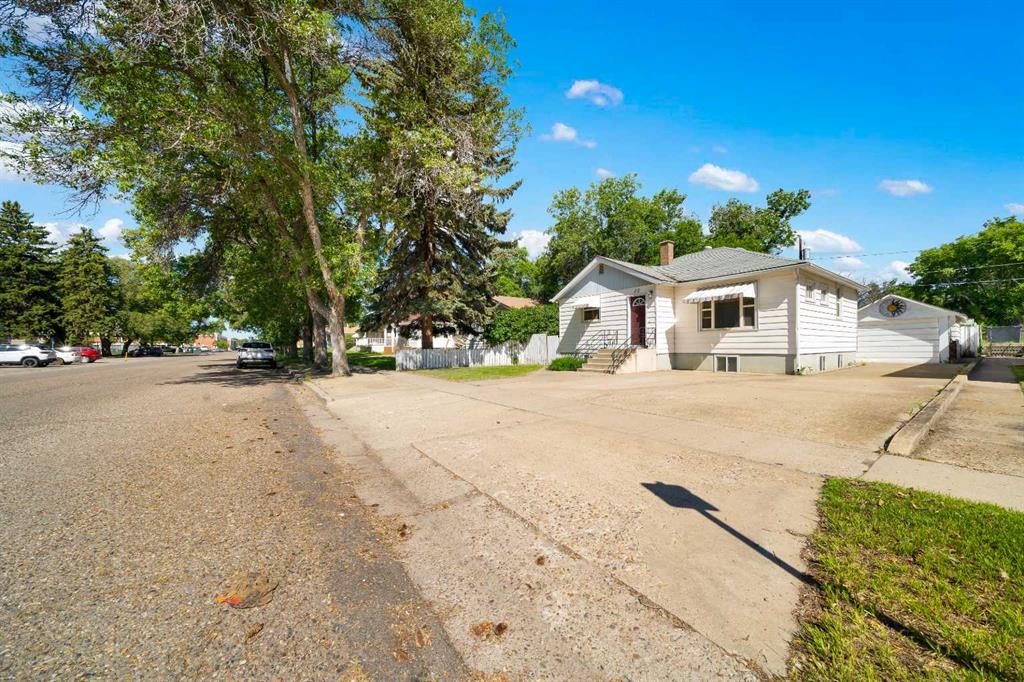 20 6 Street SW, Medicine Hat, AB, T1A4H8