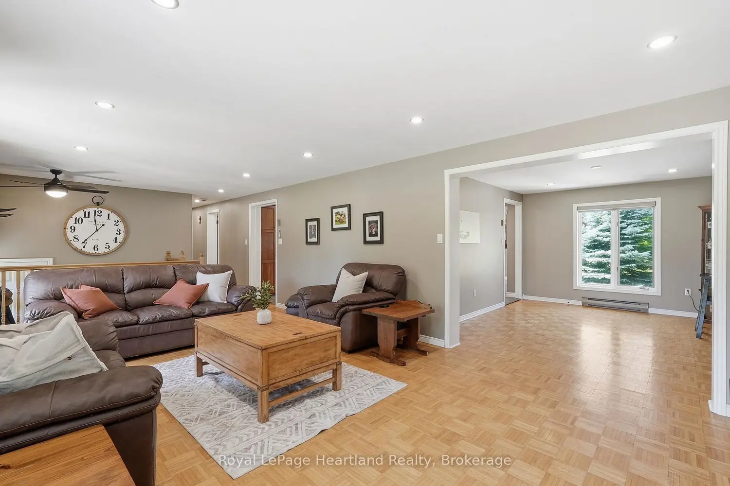1041 Howick Street photo 4
