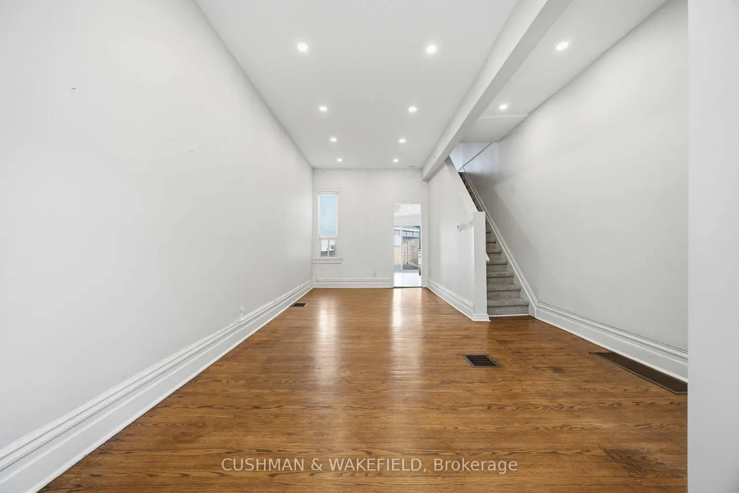 8 Paisley Avenue photo 5