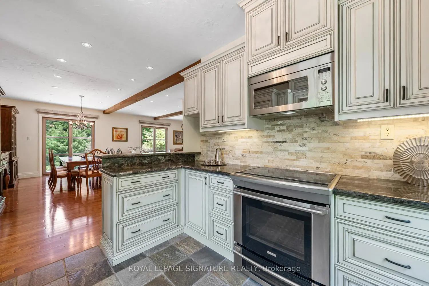 30 Kingswood Drive photo 5