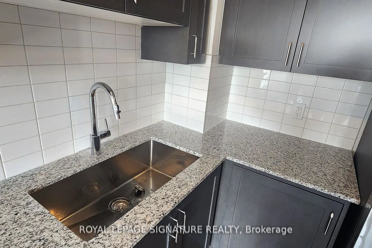 3285 Carding Mill Trail 404 photo 3