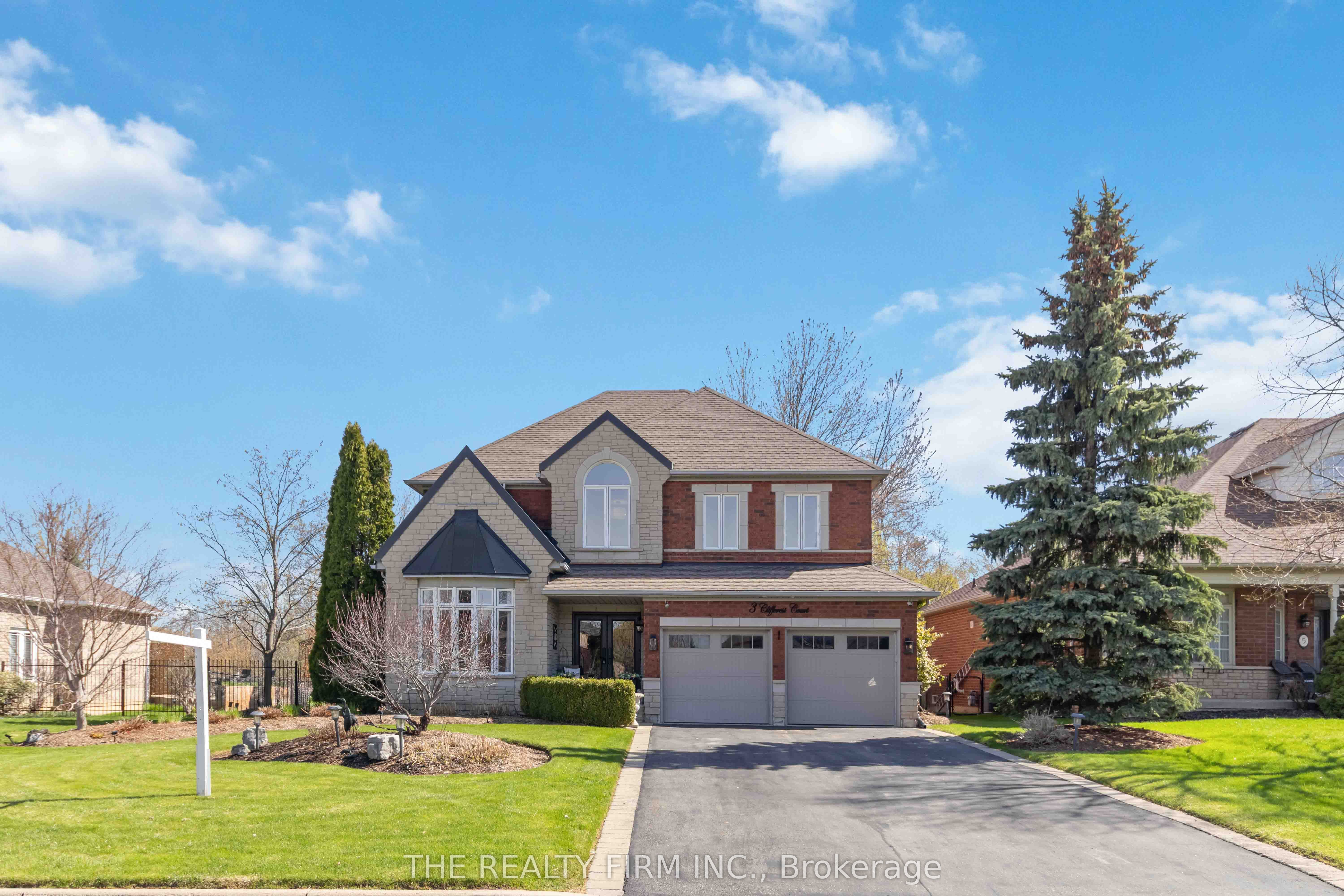 3 Cliffcrest Court, Caledon, ON, L7C 1C1