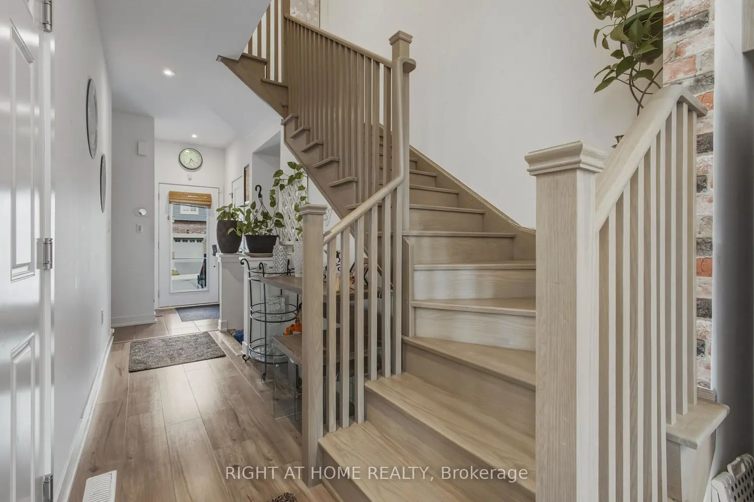 15 Hay Lane photo 5