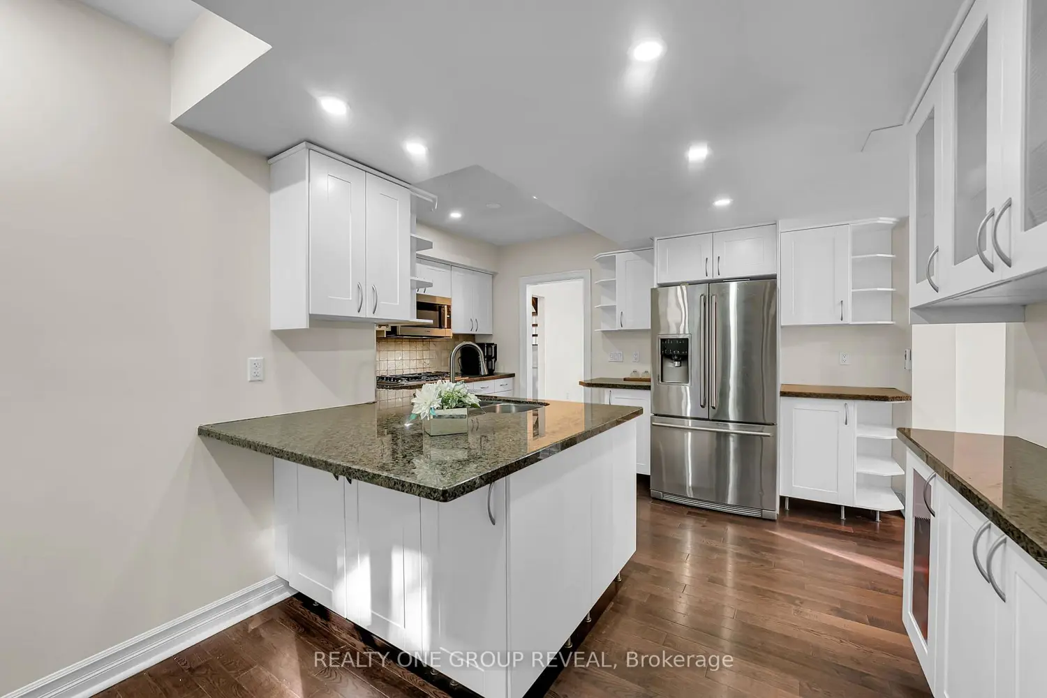 1490 Islington Avenue photo 3