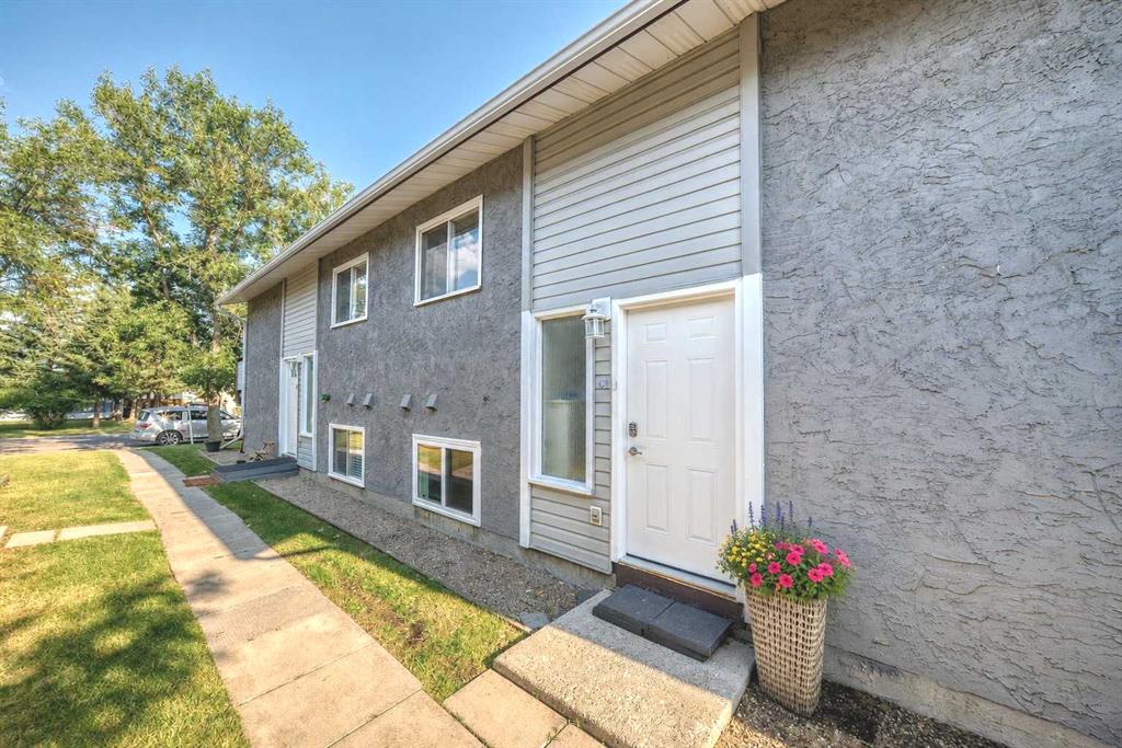 C-109 Stanley Avenue, Okotoks, AB, T1S 1H8