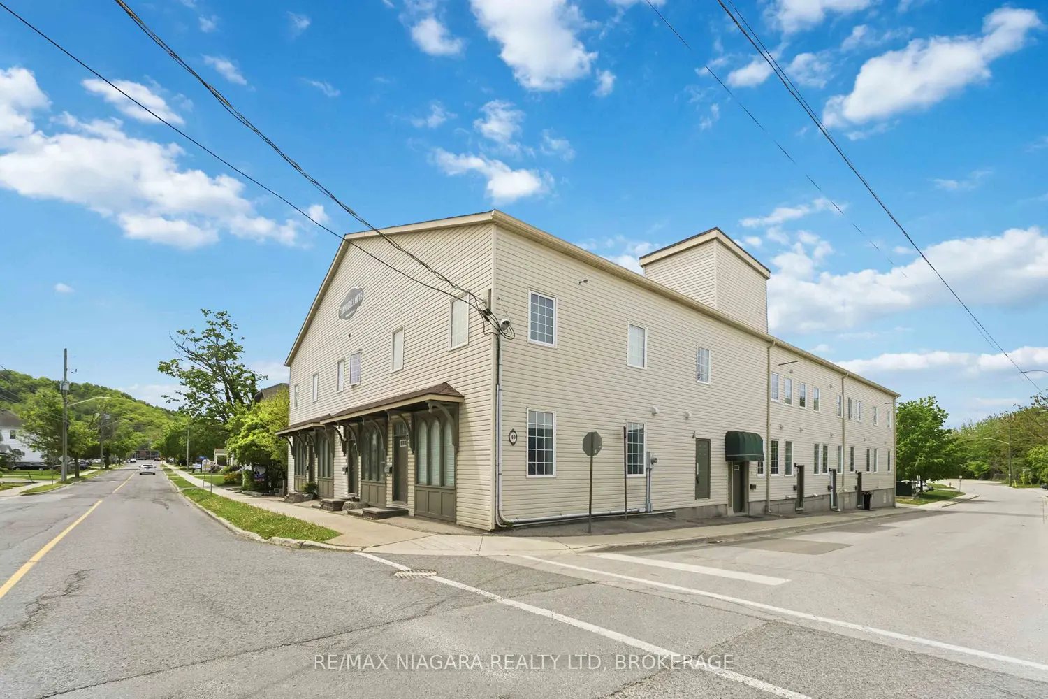 49 Ontario Street 2 photo 2