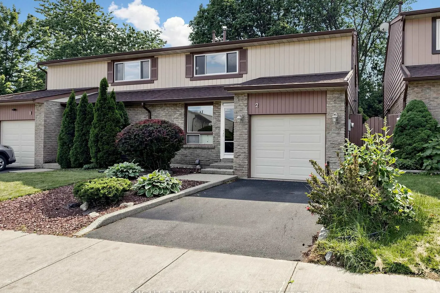 1580 Lancaster Drive 2 photo 3