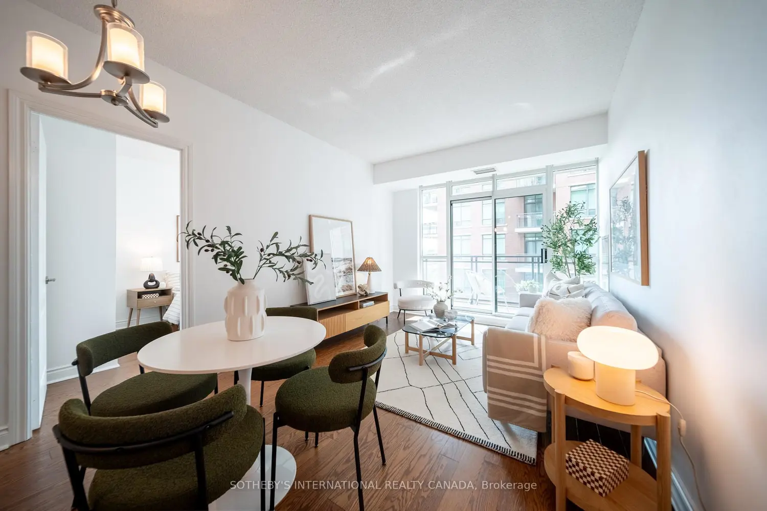 319 Merton Street 809 photo 2