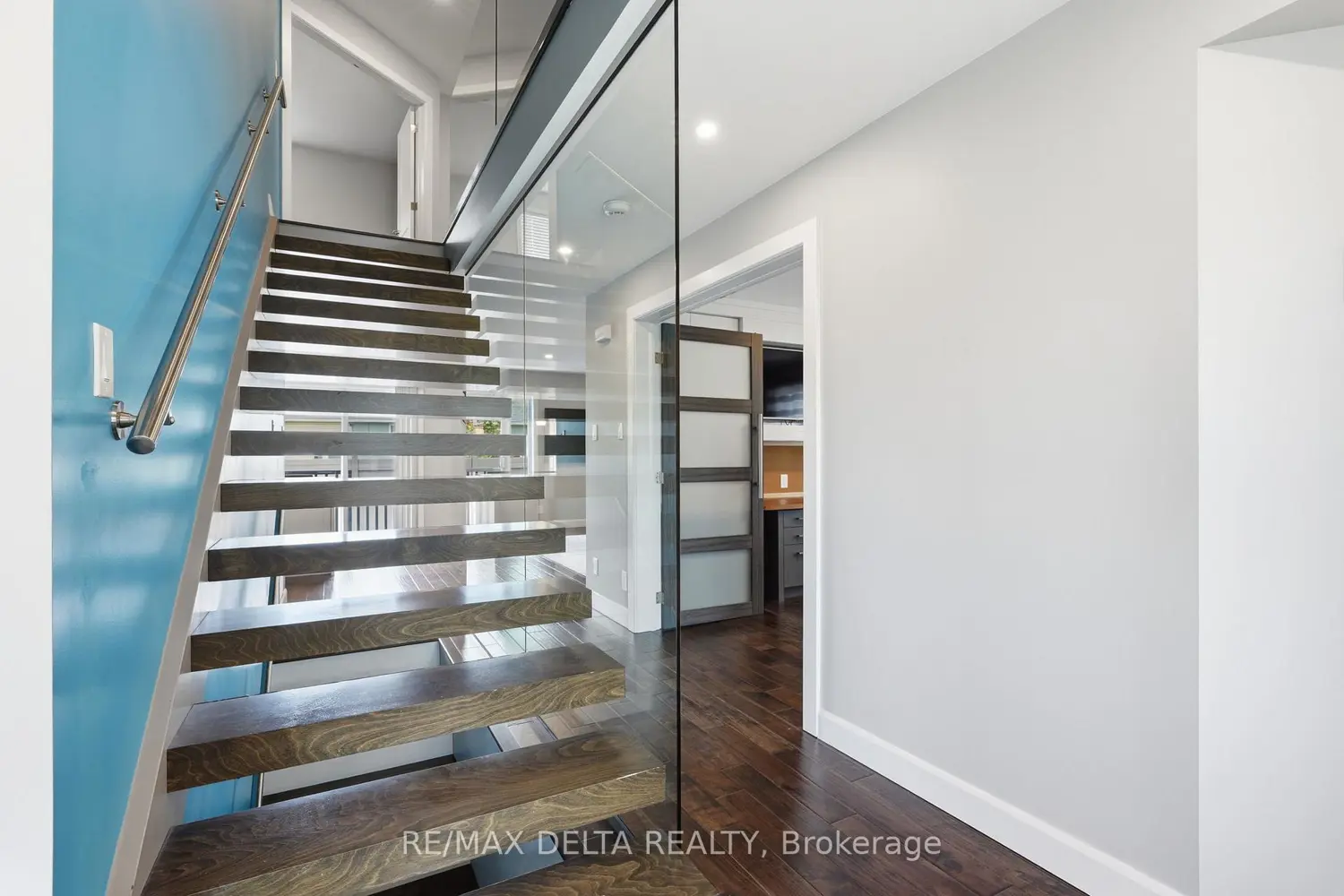 1791 Queensdale Avenue photo 5