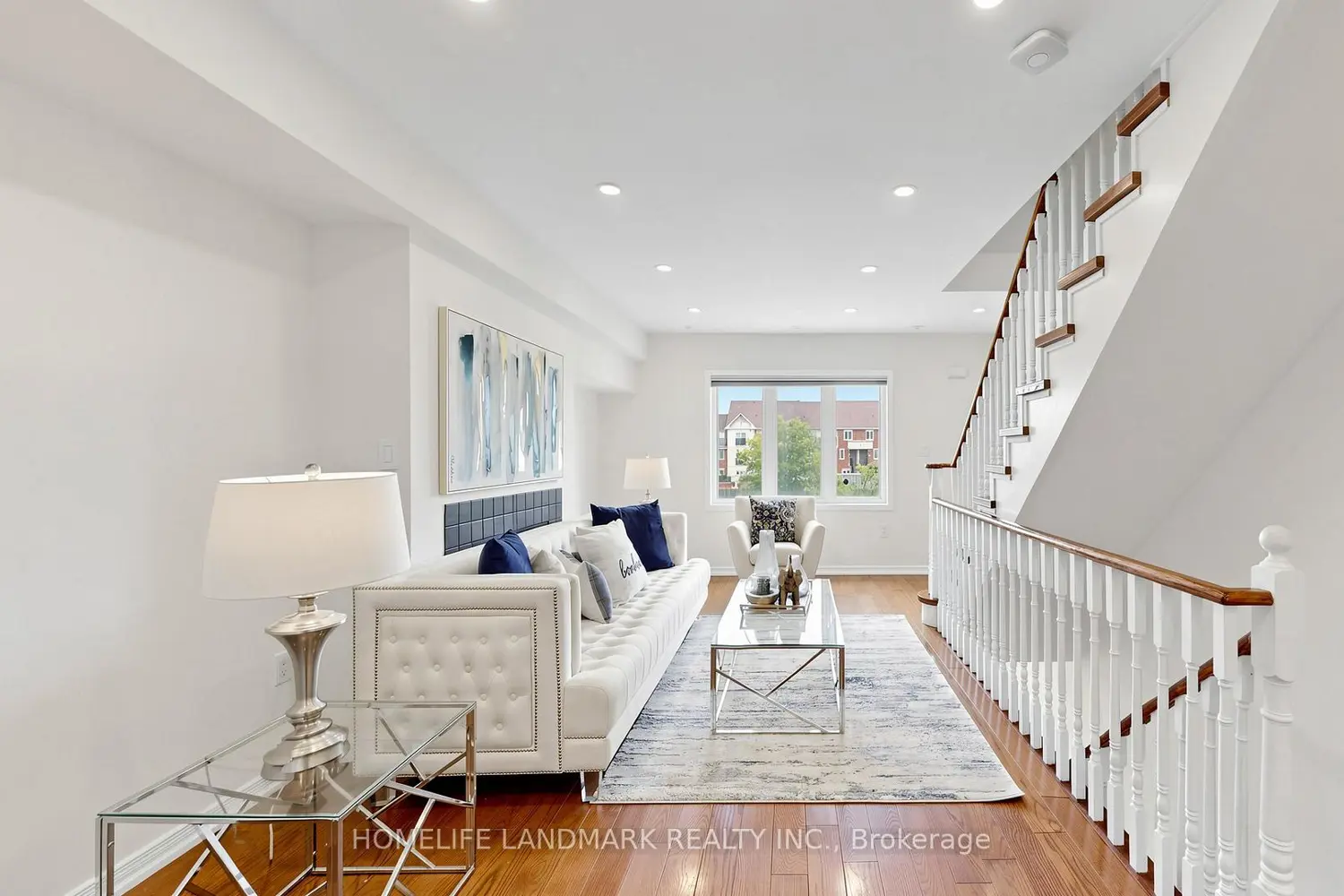 70 Sanctuary Way photo 2