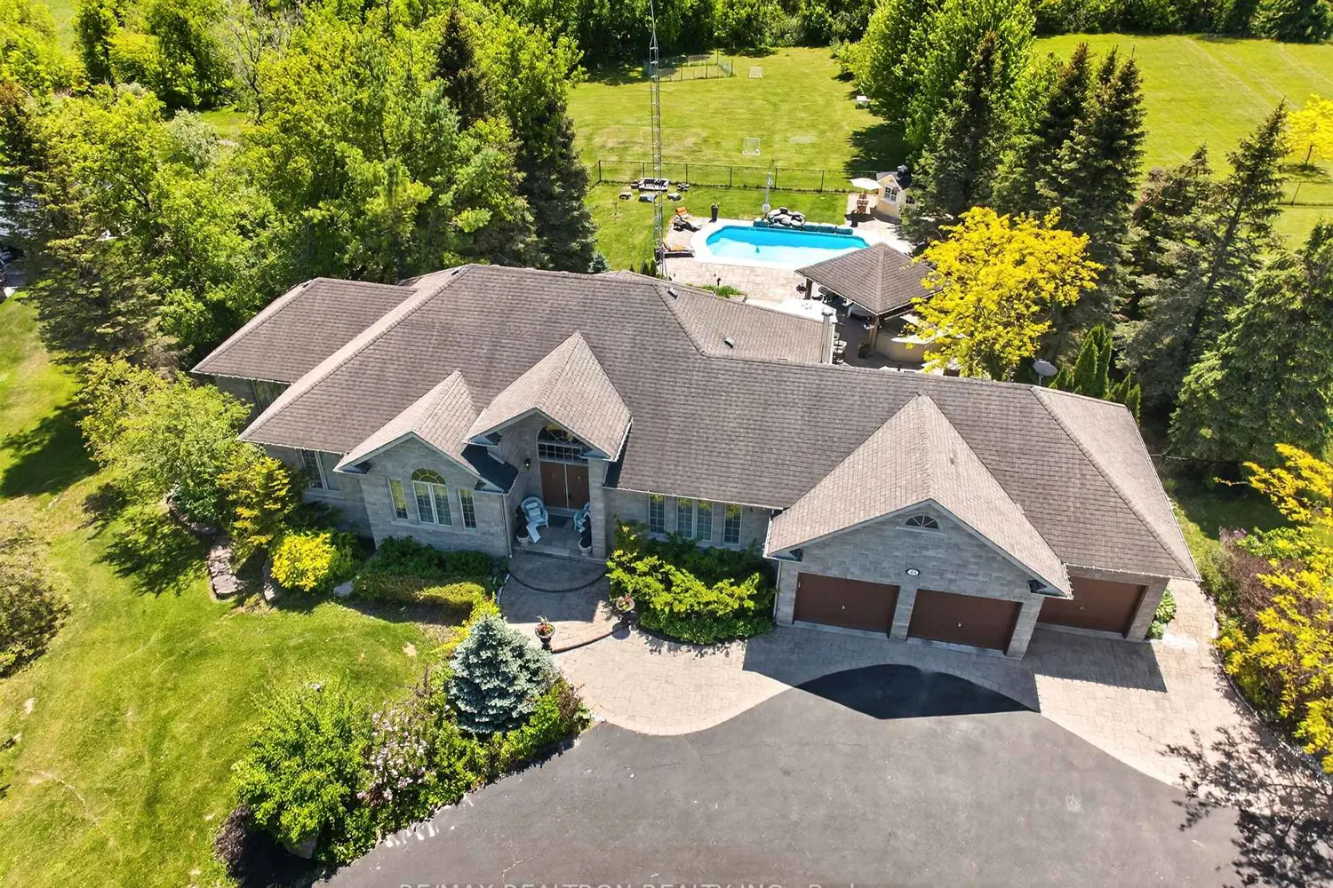 23 Fairbairn Gate photo 4