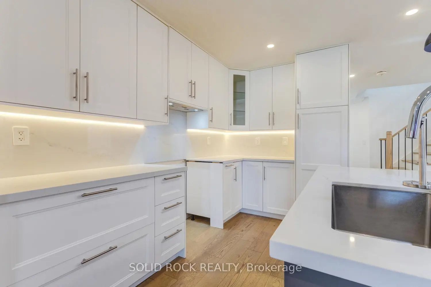 75 Tarquini Crescent photo 5
