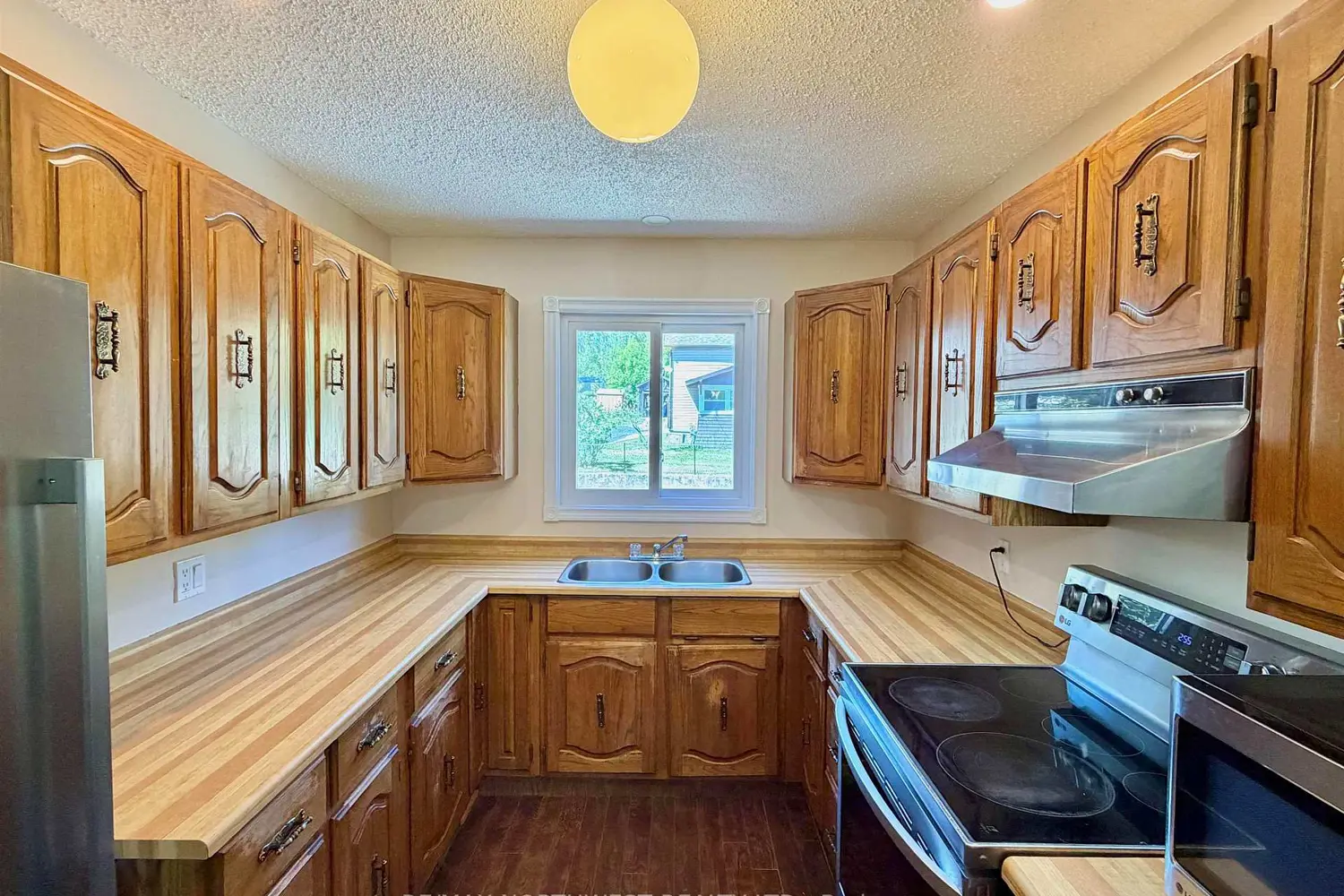 73 Norman Drive photo 5