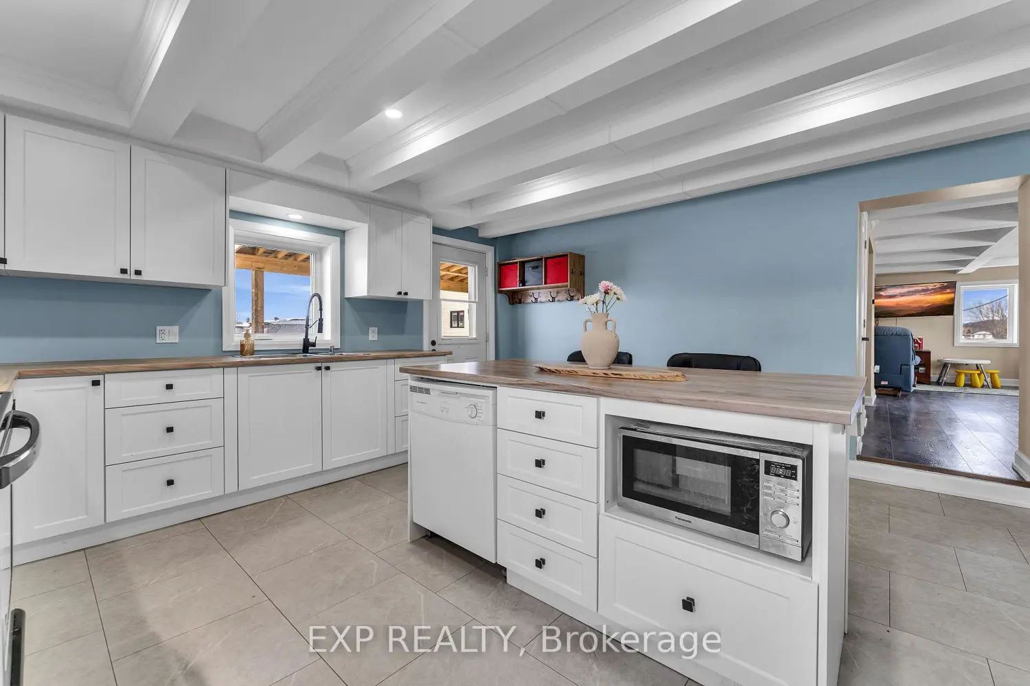 1526 Landry Street photo 3