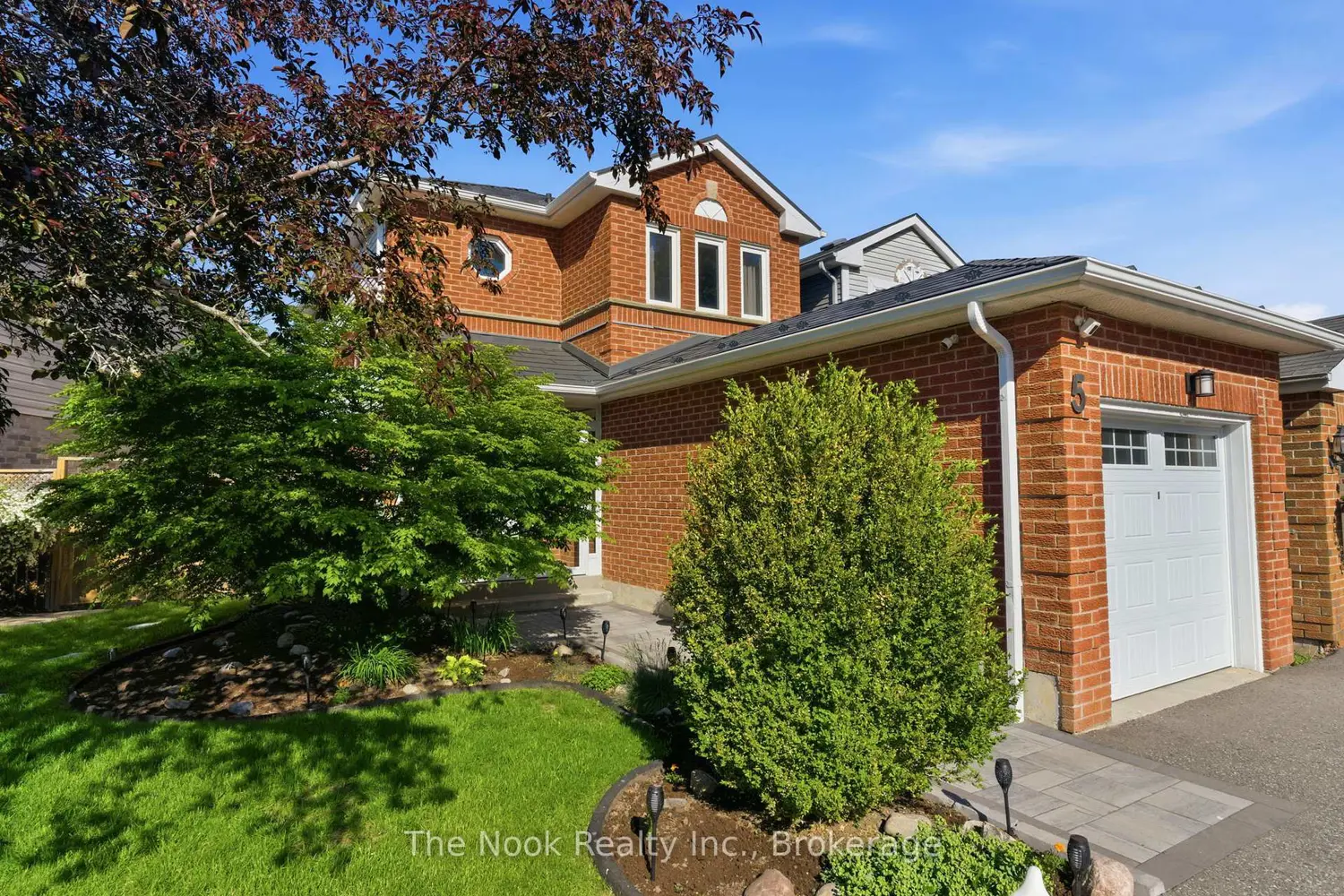 5 Teddington Crescent